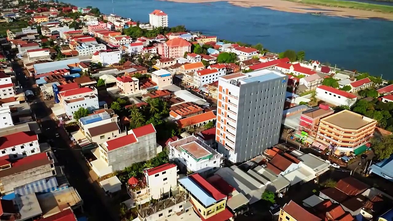 ក្រចេះ ទីរួមខេត្តតូចតែ #គួរឲ្យចាប់ចិត្ត Kratie [krɑˈceh] is​ a small but fascinating provincial town