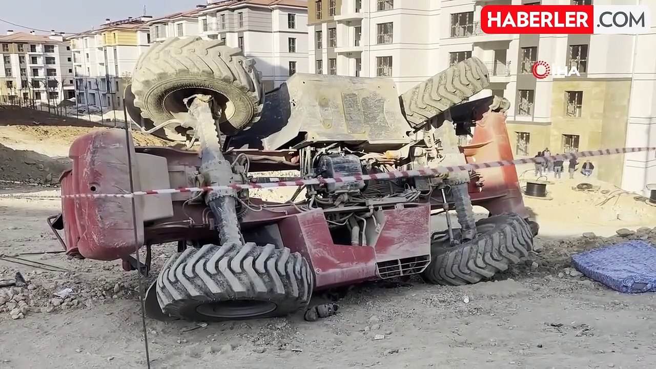 Elazığ'da İş Makinesi Devrildi: 2 Genç Hayatını Kaybetti