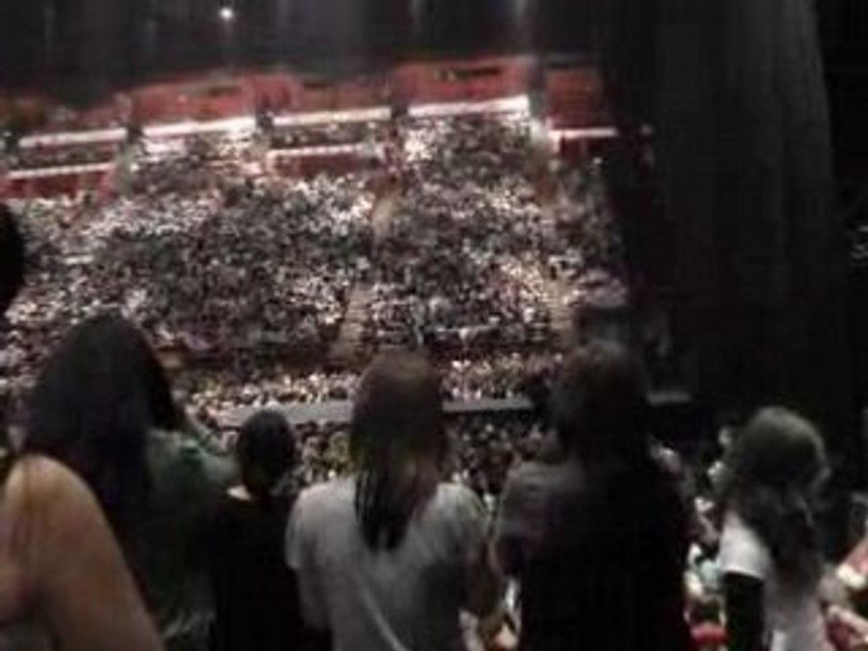 ambiance a bercy en gradins tokio hotel le 9 mars 2008