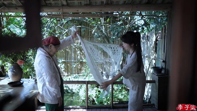 Dedicated to all those who know my name. I wanted to send a wish to everyone, so I sang this song; because I wanted to sing this song, I made a velvet flower blooming on Shu brocade; I wish every friend who sees this video to add icing on the cake, bloom