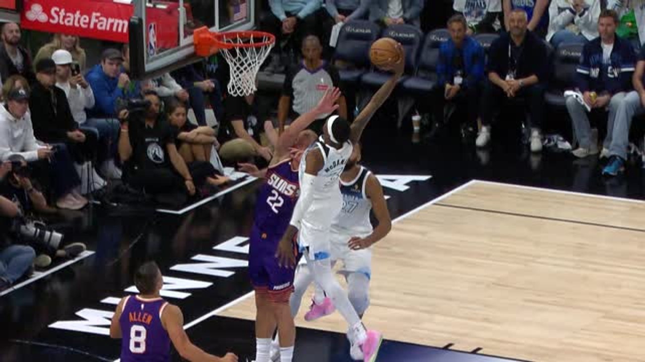 Jaden McDaniels' dunk sparks Timberwolves comeback