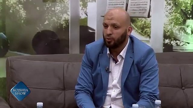 Gëzim Kelmendi - Është e vërtetë jam familjar i Haxhi Zekës (veprimtarit të Çështjës Kombëtare) - Emisioni Kojshia Show