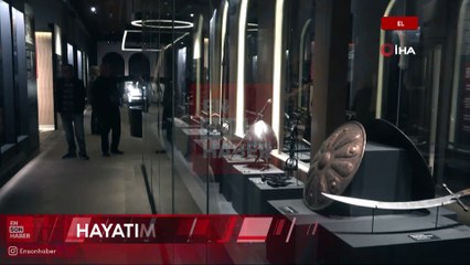 Elazığ'da müzede gezerken 14 yıl önce ölen annesinin fotoğrafını gördü