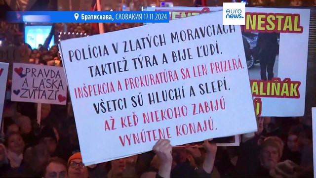 Жители Словакии выступили против правительства Роберта Фицо в годовщину бархатной революции
