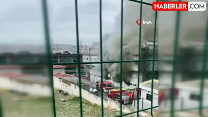 Avcılar'da Sünger İmalathanesinde Yangın: 3 Kişi Dumandan Etkilendi