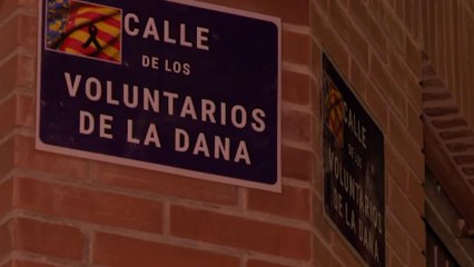 Inauguran en Paiporta una calle para homenajear a los voluntarios
