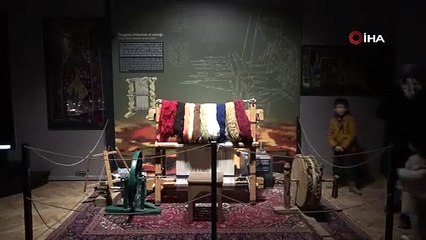 Müzede yıllar önce kaybettiği annesinin fotoğrafını buldu