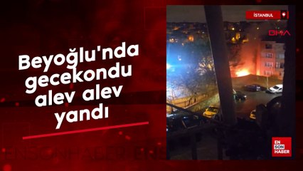 Beyoğlu'nda gecekondu alev alev yandı