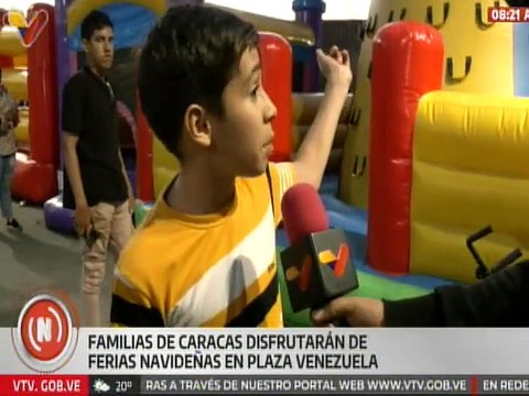 Familias disfrutan de ferias navideñas, música y recreación en Plaza Venezuela