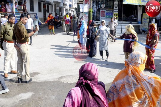 Watch Video : तकलीफ सहते टूटा सब्र, उतरे सड़कों पर तब निगम की टूटी नींद