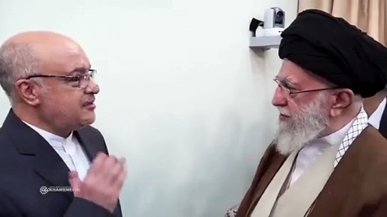 Komada olduğu iddia ediliyordu: İran dini lideri Hamaney ortaya çıktı