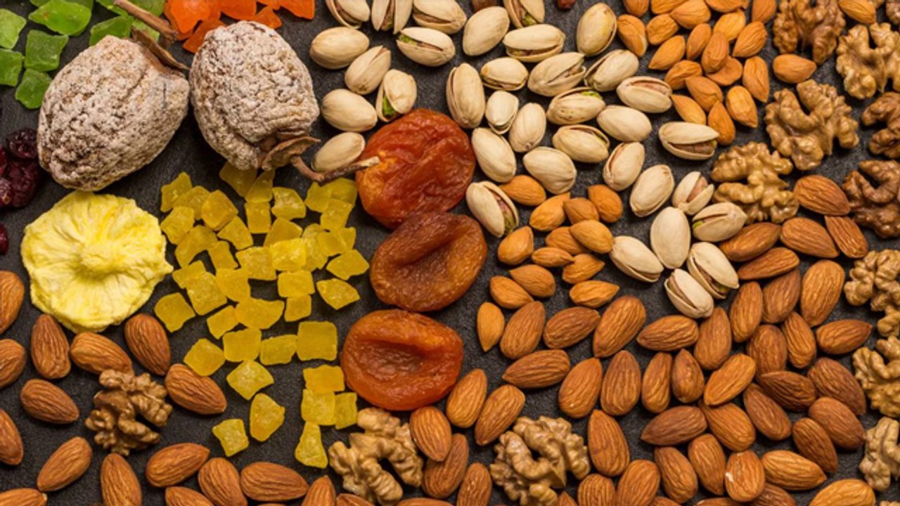 Khali Pet Badam, Pista, Kishmish, Kaju Khane Se Kya Hota Hai | Can We Eat Dry Fruits Empty Stomach