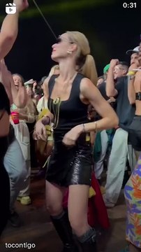 De saia curta, Mariana Ximenes é filmada rebolando até o chão em show do Bonde do Tigrão