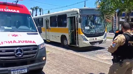 Acidente entre dois ônibus deixa cinco crianças feridas em Pinhais
