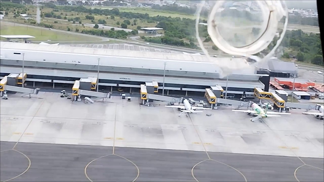 Helicóptero pousando em SBVT