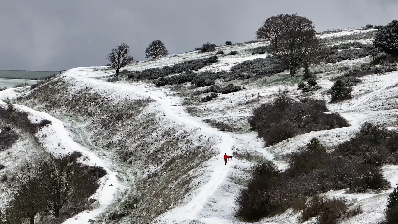 Stunning wintry scenes at Sussex beauty spot after snowfall