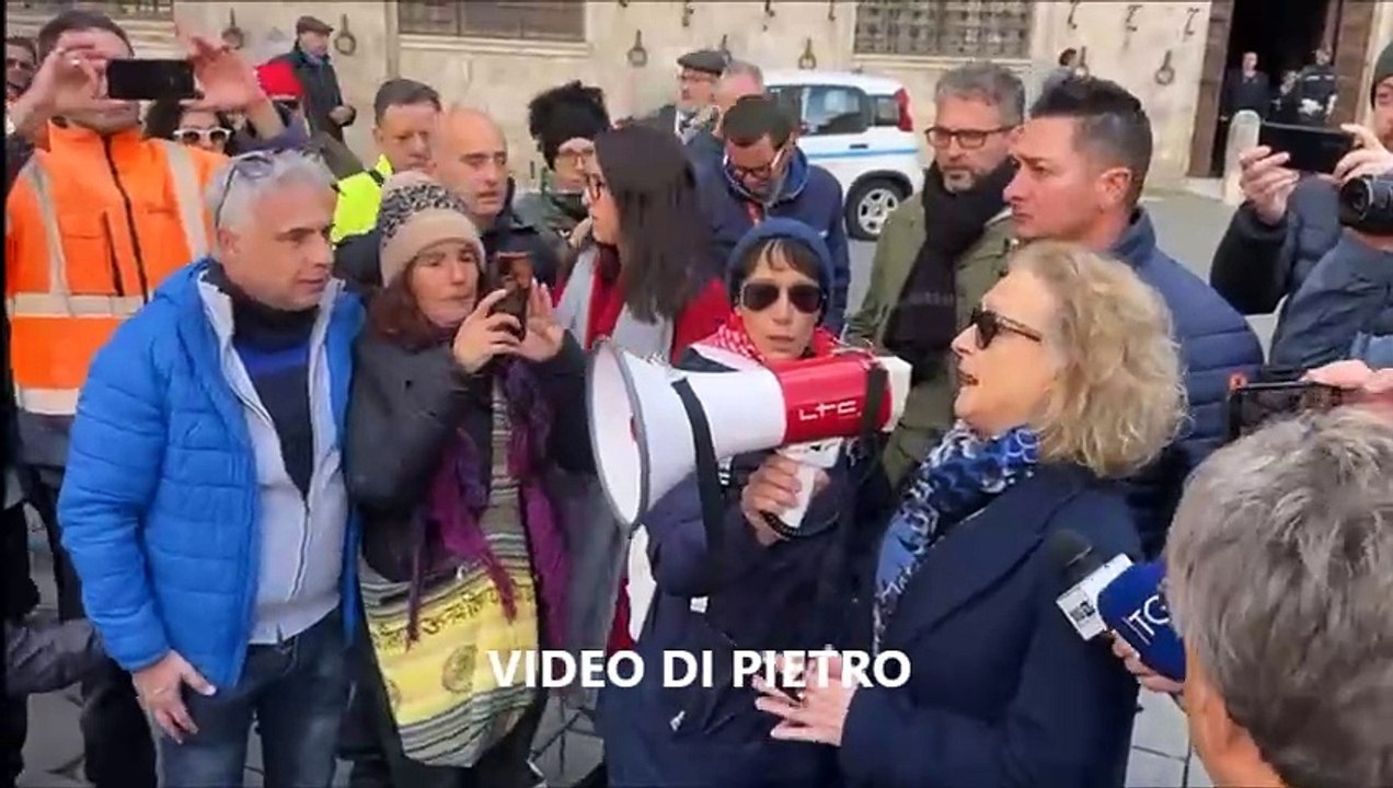 Beko, corteo dei lavoratori a Siena