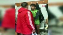 Antrenörden futbolcusuna darp kamerada: 'Seni gebertirim bebe'