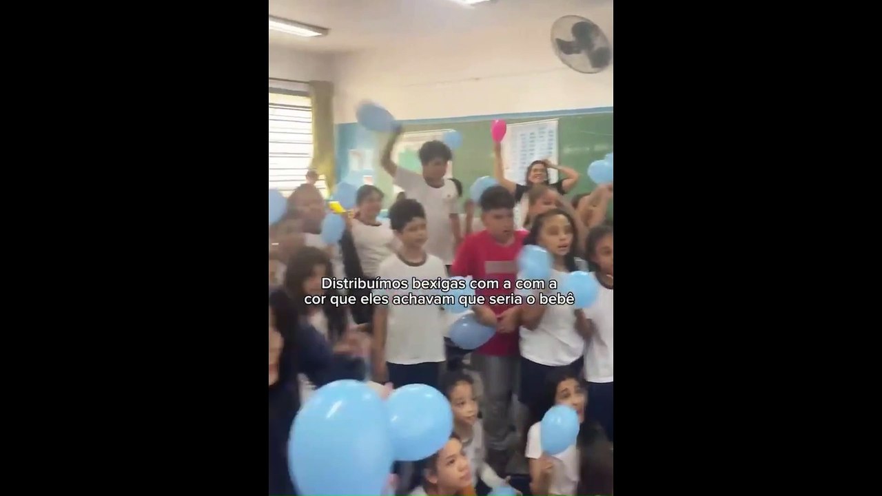 Professora Faz Chá revelação escola e alunos reagem como gol de Copa
