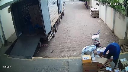 Funcionário manuseia pacote com explosivo em transportadora e incidente mobiliza BOPE em Campo Grande