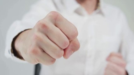 c7-La forma de cerrar el puño podría indicar rasgos de su personalidad-181124