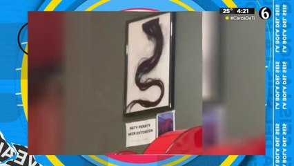 Le arrancan extensiones a Katy Perry