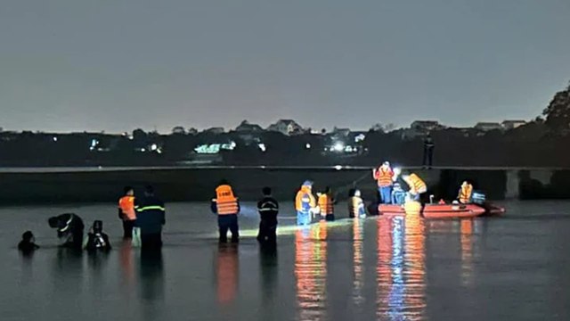 5 học sinh mất tích khi tắm sông: Tìm thấy thi thể một nữ sinh