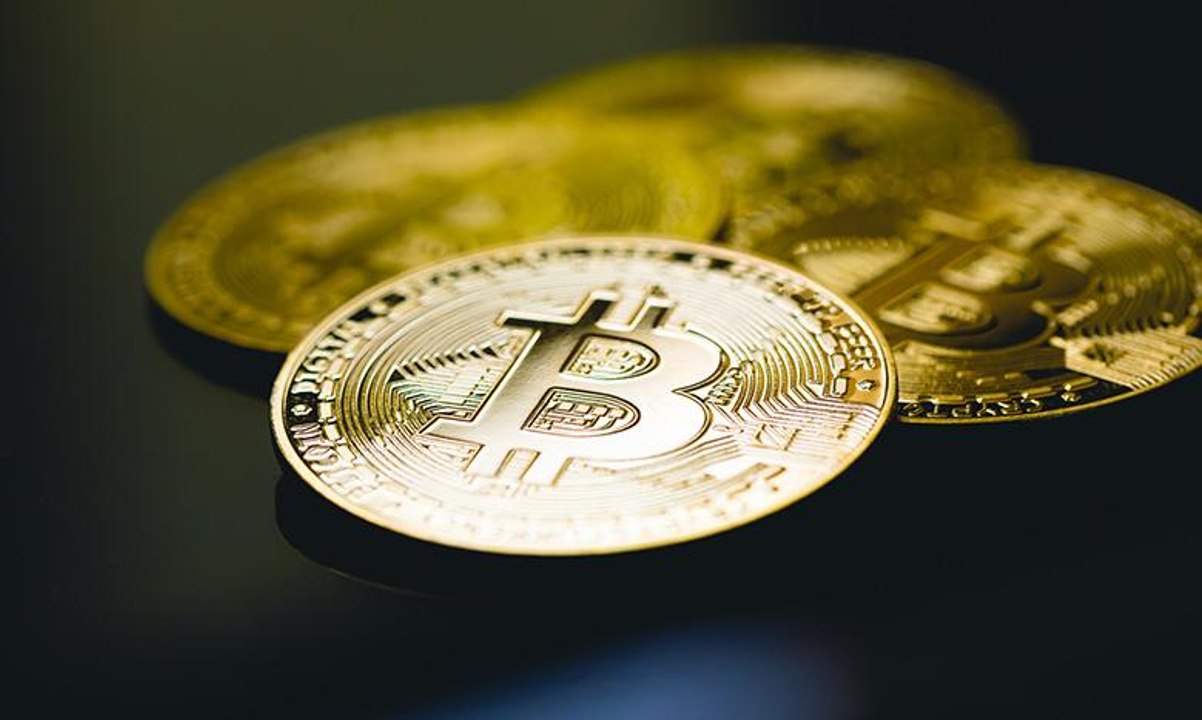 بتكوين تتخطى حاجز الـ 85 ألف دولار