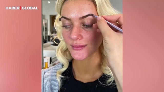 Kainat Güzeli Victoria Kjær Theilvig'in makyajsız hali sosyal medyada gündem oldu