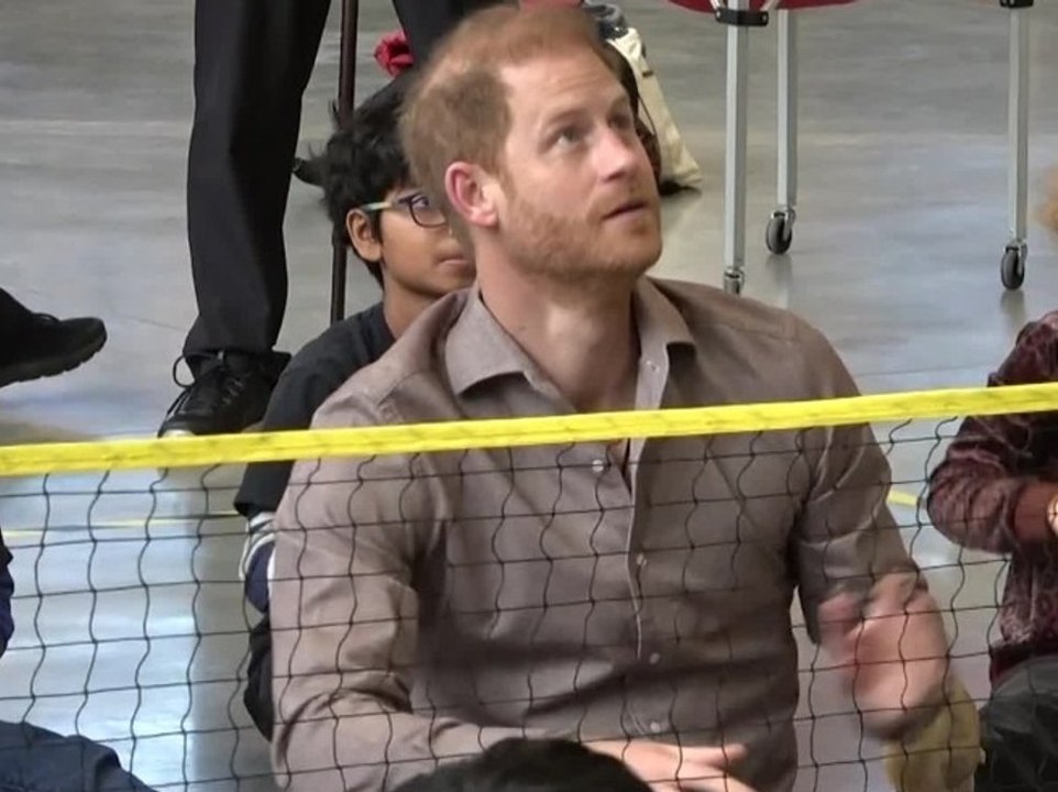 Sportlicher Einsatz: Prinz Harry begeistert beim Sitzvolleyball