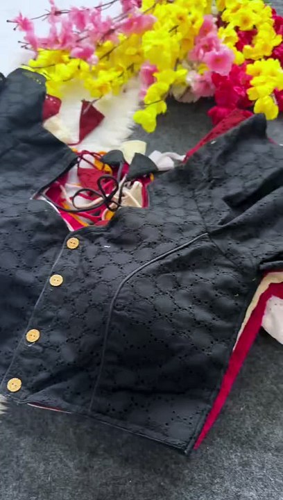Blousewala Hakoba 15-Button Bufferfly