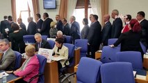 CHP'li vekillerden Yenidoğan Çetesi protestosu: Sağlık Bakanı'nın konuşmasını dinlemeden salonu terk ettiler