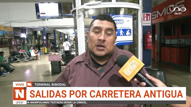 SCZ-UM NO HAY SALIDAS DE BUSES EN LA BIMODAL A COCHABAMBA POR BLOQUEO EN BUENA VISTA