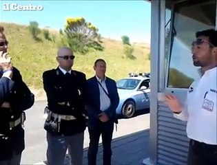 Agenti di polizia a scuola di guida sicura