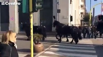 Pescara, funerali con la carrozza funebre