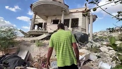 سكان غزة يبنون مساكن من ركام وطين علها تقيهم برد الشتاء