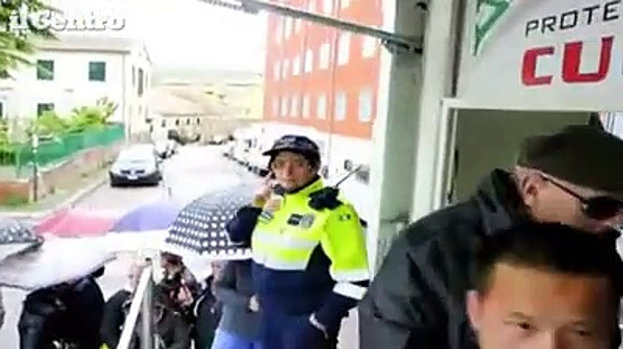 Teramo, Pasqua senza gas, pranzo di timballo e agnello nella cucina mobile