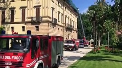 Sant'Omero, in fiamme il tetto del ristorante Villa Corallo