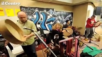 Teramo, festa popolare nell'ex Oviesse occupata