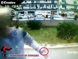 Pescara, ruba carta di credito e preleva al bancomat: arrestato