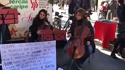 Teramo, allievi del Braga in piazza per il flautista derubato