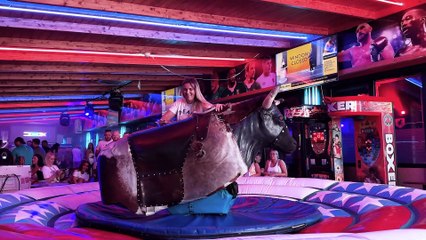 LOL_Stunning_Girl_s_Mechanical_Bull_Ride_Goes_Wrong_in_Benidorm_September_2024