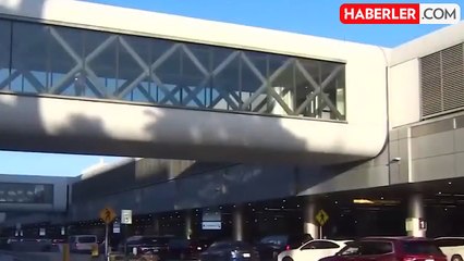 Genç anne, havalimanında bilet sırasında beklerken doğum yaptı