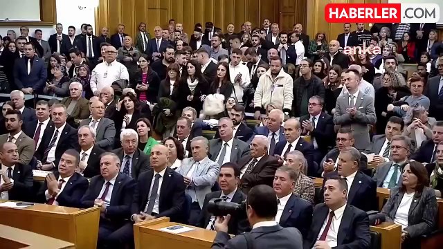 CHP Grup Toplantısı... Özgür Özel'den Bakan Memişoğlu'na: O İstifa Edilecek, O Hesap Verilecek. O Güne Kadar da Kimse Bunların Yüzüne Bakmayacak