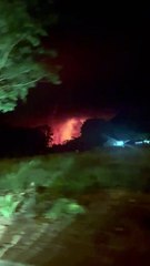 Bombeiros combatem incêndio na Ilha Peruzzi, no Parque Nacional de Ilha Grande, em Guaíra