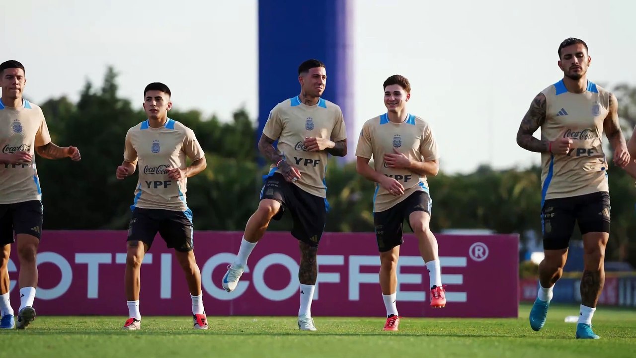 La selección argentina entrenó de cara al partido frente a Perú por las Eliminatorias 2026