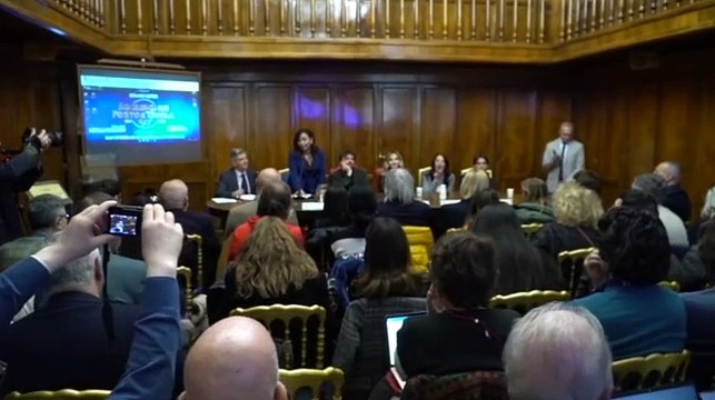 Teatro, 50 anni di Aggiungi un posto a tavola