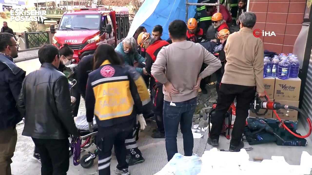Eskişehir'de binada göçük