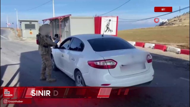 Bitlis’te otomobilin bagajında yakalanan düzensiz göçmen