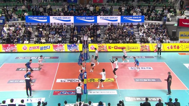 '레오-신펑-허수봉 맹활약' 현대캐피탈, 3연승 선두 질주 / YTN